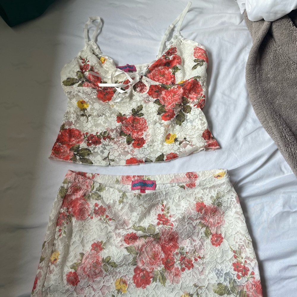 Edikted Floral Lace Top and Skirt Set